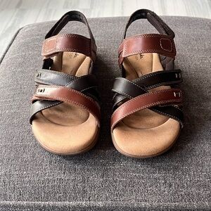Clarks Women's Brown and Black Leather Strappy Sandals